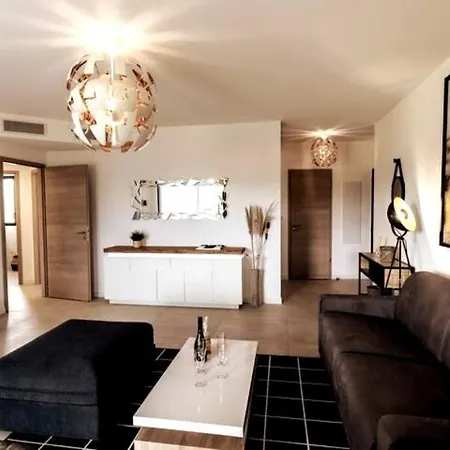Proche Centre Et Commodites, Appt 4/6 Pers 아파트