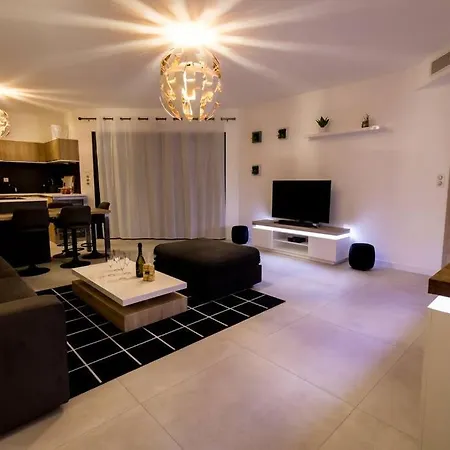 Proche Centre Et Commodites, Appt 4/6 Pers *