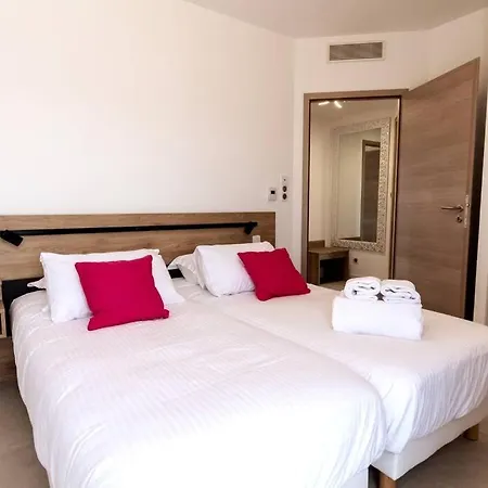 Proche Centre Et Commodites, Appt 4/6 Pers *